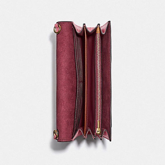 ๐ธ๐Coach Tabby Chain Clutch in Pebble Leather ๐ธ๐ R$348 - Picture 5 of 17